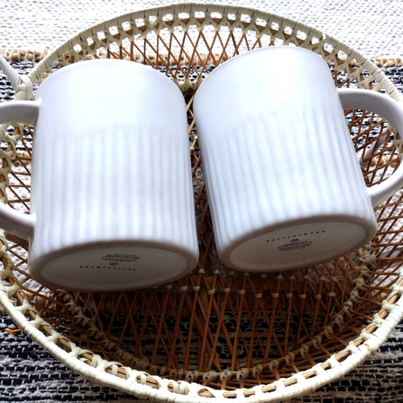 Two Pottery Barn Large Coffee Mugs Ridge Textured Stoneware Mugs - Picture 7 of 7